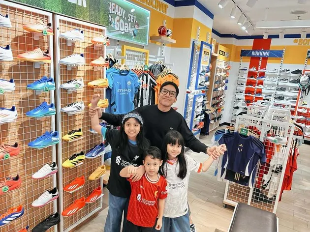 Kasih Sayang ke Anak Prioritas Bagi Desta