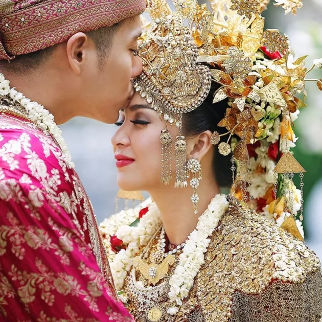 Baju Pengantin Putri Titian dan Junior Liem