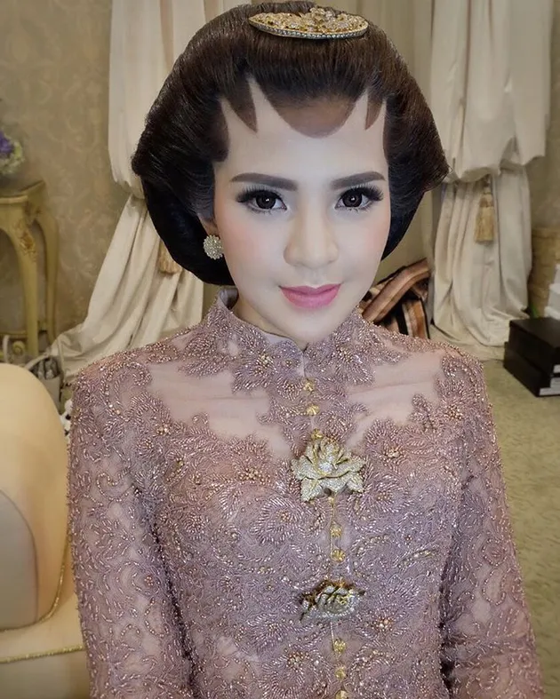 Foto pernikahan putri Gubernur Soekarwo - Kartika Prawita