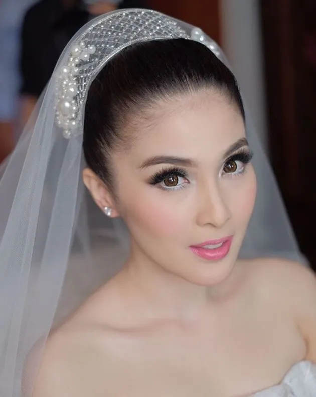 DETAIL PERNIKAHAN SANDRA DEWI PERHIASAN SOUVENIR SERBA DETAIL PERNIKAHAN SANDRA DEWI PERHIASAN SOUVENIR SERBA
