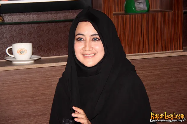 Umi Pipik featuring Medina