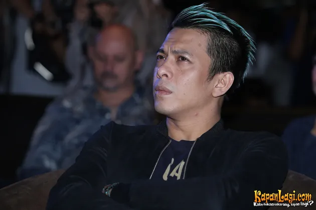 DETIL RAMBUT  BARU ARIEL  NOAH MAKIN GANTENG PAKAI MOHAWK 