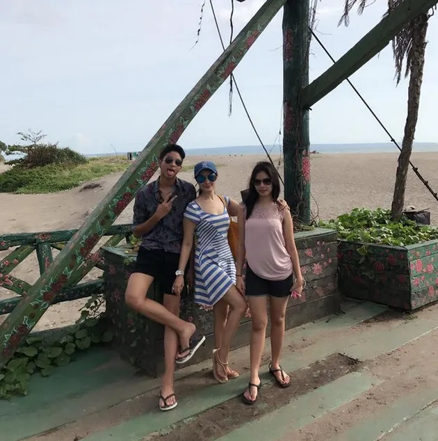 anak artis, anak selebriti, anak iis dahlia
