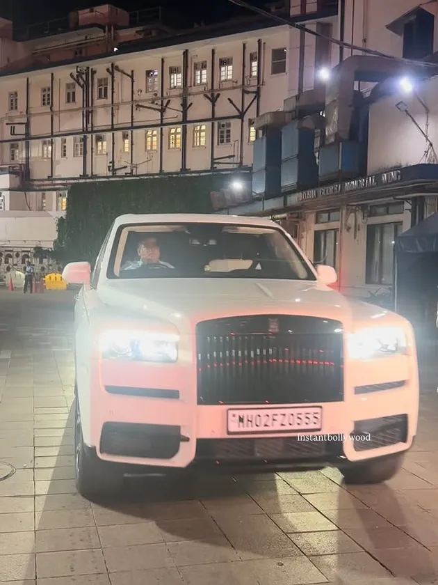 SRK jenguk Dharmendra