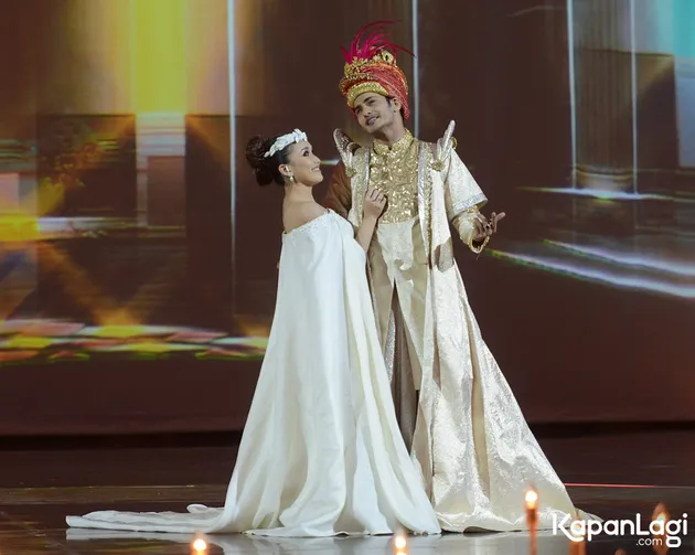 Ayu Ting Ting &amp; Ravi Bhatia