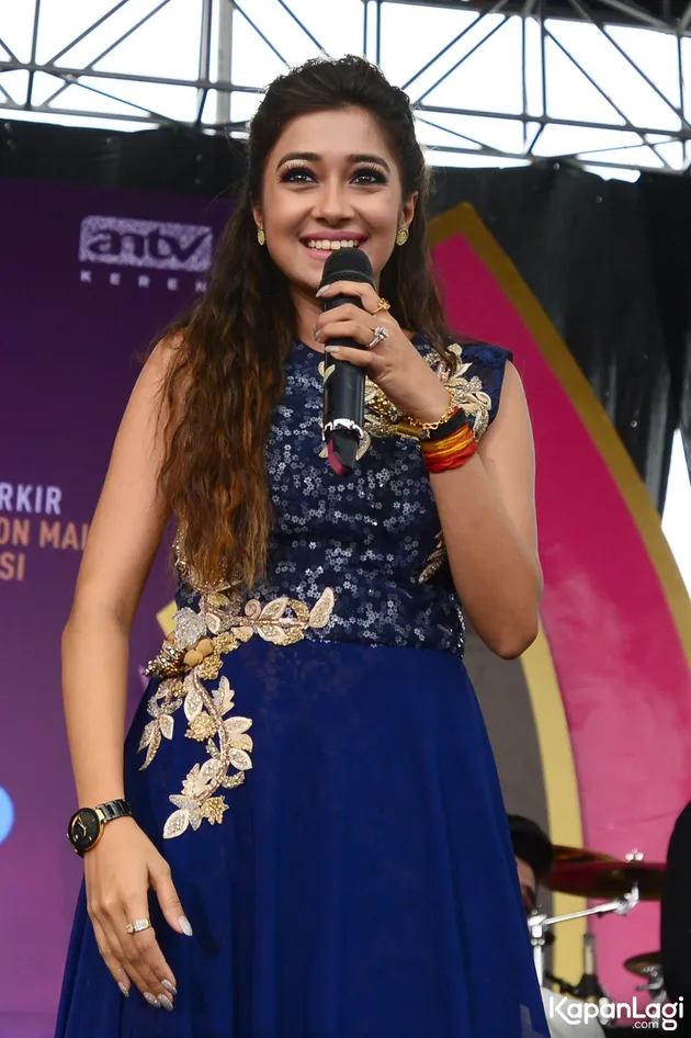 Tina Dutta dan Rashami Desai