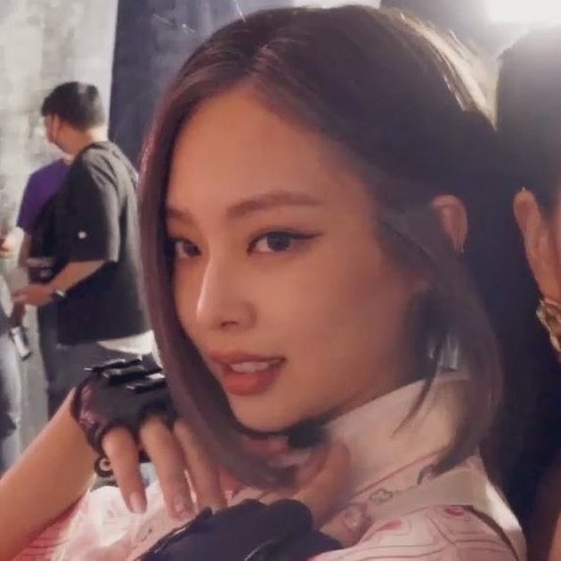 Amidst BLACKPINK's Comeback, Jennie and Lisa's Short Hair Also Becomes a Topic of Conversation