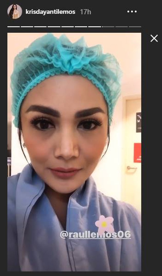 In the Midst of Cracks Issue, Raul Lemos Undergoes Eye Surgery as Krisdayanti Remains Faithful by His Side