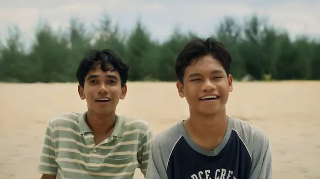 Ali (Idhan Aedan) dan Amir (Amerul Efendi) dalam film The Fox King