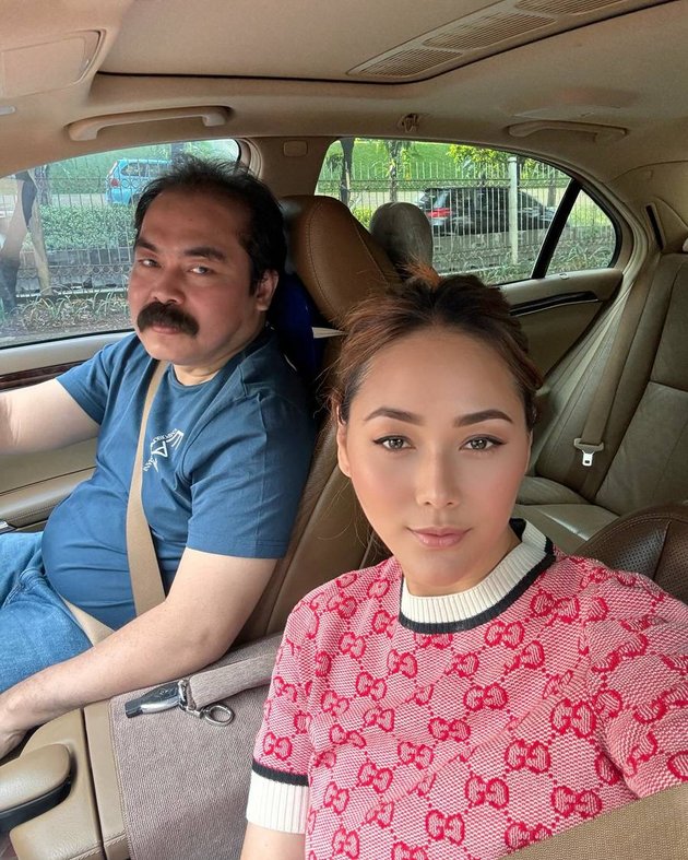 Often Considered Couple Goals, 8 Photos of Adam Suseno Who Actually Admitted to Feeling Insecure When Walking with Inul Daratista, Having Unique Quality Time with His Wife