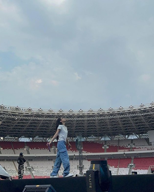 Yang ditunggu-tunggu penggemar BLACKPINK di Indonesia akhirnya terjadi. Jennie pun mengunggah keseruannya saat menggelar dua hari konser di Jakarta.
