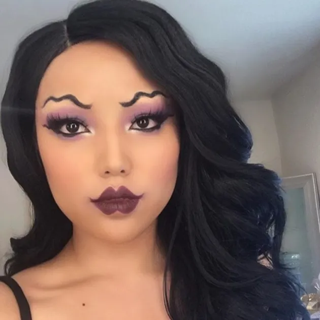 Make Up Aneh