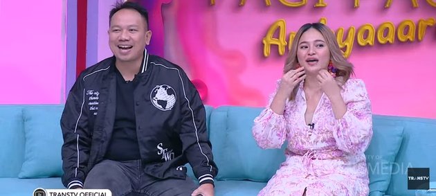 Suspected Love Affair, 10 Photos of Marshanda Praises Vicky Prasetyo that Can Make Her Laugh a Lot!