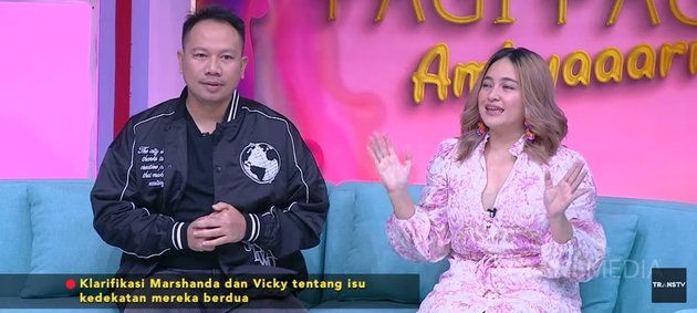 Suspected Love Affair, 10 Photos of Marshanda Praises Vicky Prasetyo that Can Make Her Laugh a Lot!
