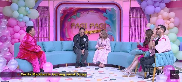 Suspected Love Affair, 10 Photos of Marshanda Praises Vicky Prasetyo that Can Make Her Laugh a Lot!