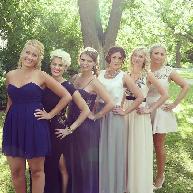 foto yang selalu dilakukan cewek-cewek