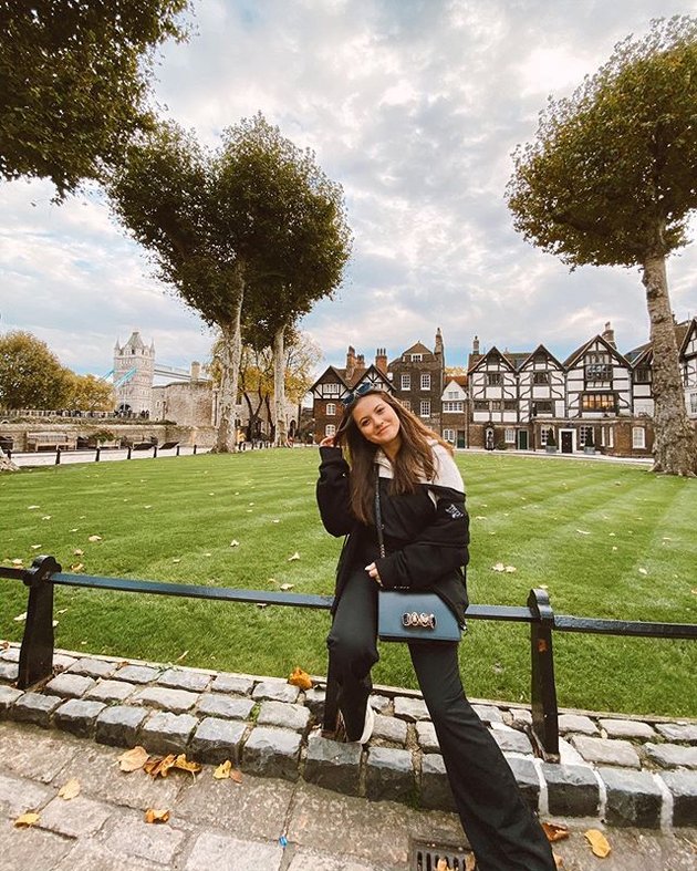 Reported Breakup After 5 Years of Dating, Here are 10 Moments of Marsha Aruan Exploring London Without El Rumi