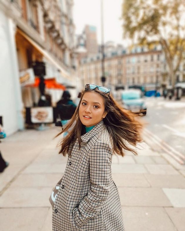 Reported Breakup After 5 Years of Dating, Here are 10 Moments of Marsha Aruan Exploring London Without El Rumi