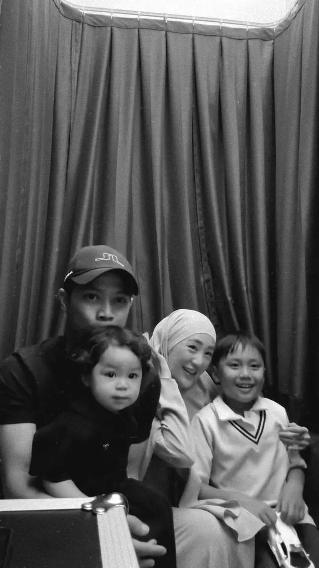 keluarga Larissa Chou kompak