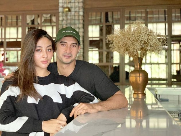 Reportedly Officially Engaged, Here are 10 Intimate Photos of Ali Syakieb with Margin Wieheerm