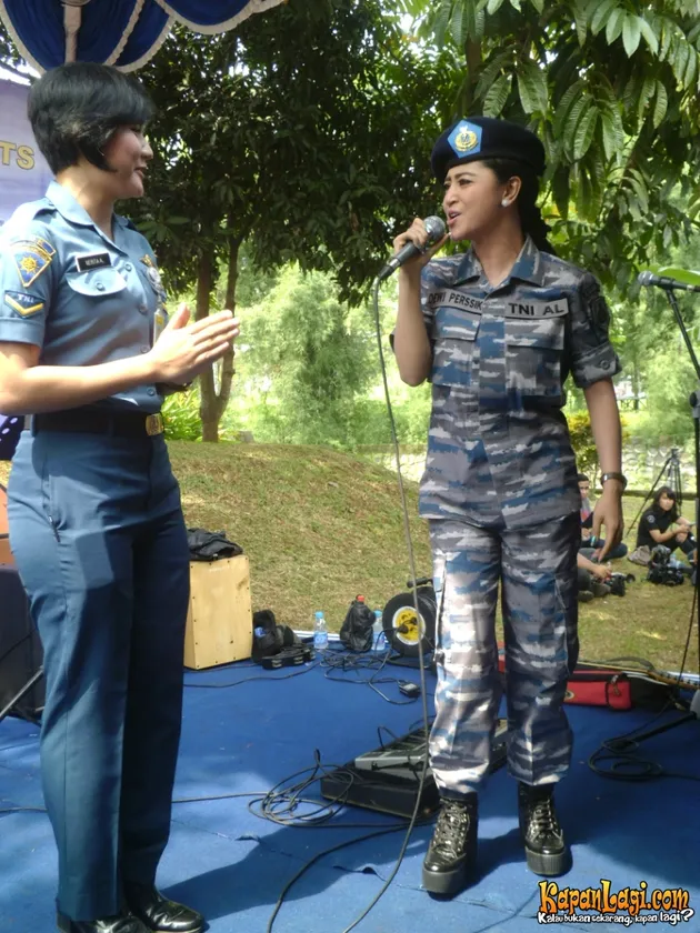 Dewi Perssik