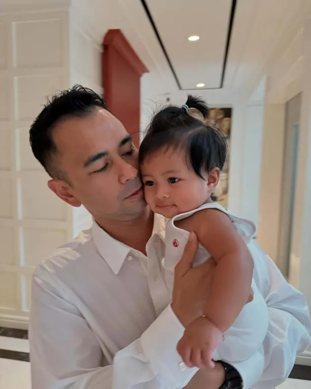 Raffi Ahmad Momong Lily