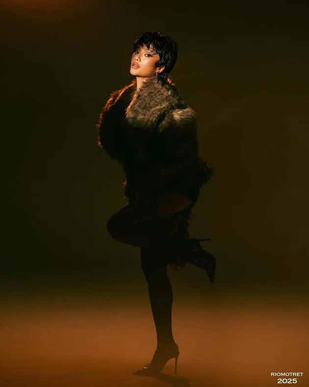 Marion Jola di pemotretan terbaru