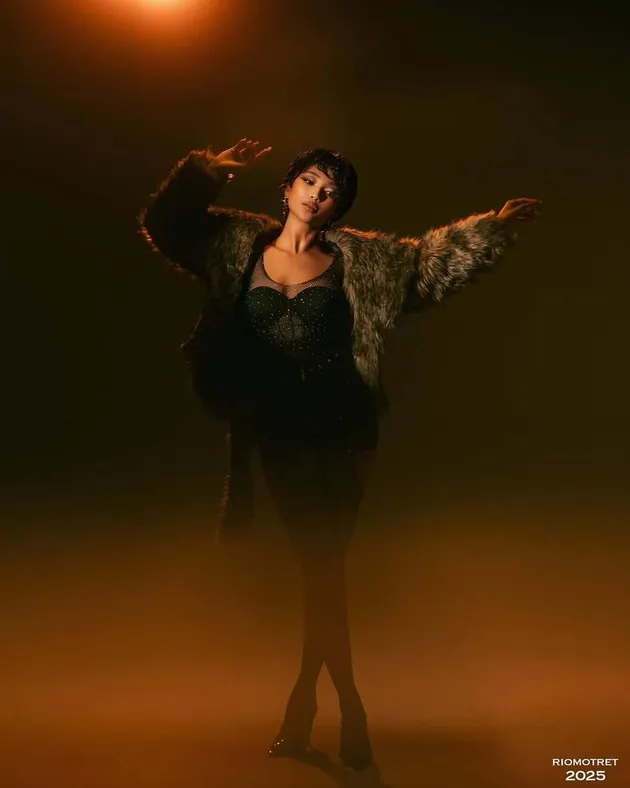 Marion Jola tampil cantik