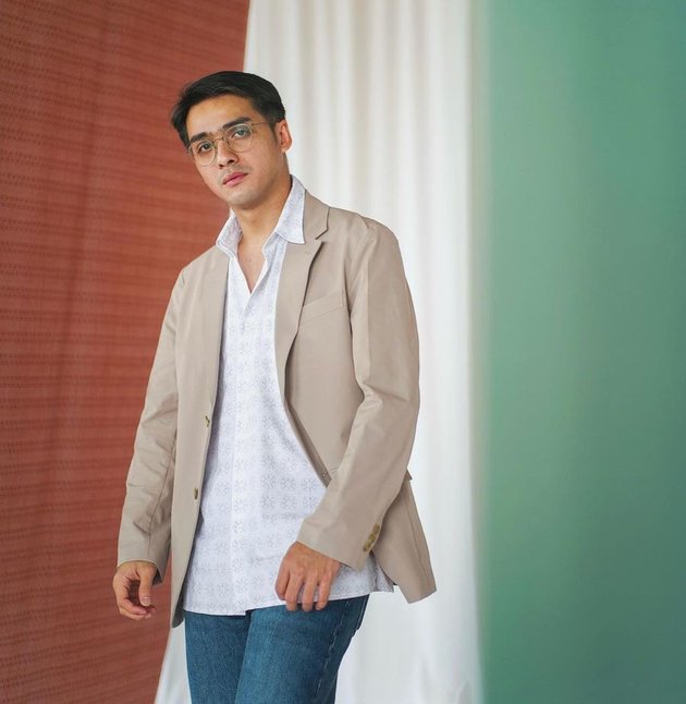Called the Last Hope of Netizens, 10 Photos of Ricky Harun who is Hot Daddy Banget - The Older the More Handsome!