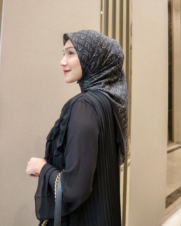 Called More Beautiful, Here are 9 Photos of Melody Prima Telling Her 5-Year Struggle in Wearing Hijab - Feeling Comfortable and Proud