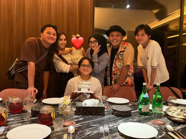 Sule bareng keluarga besar