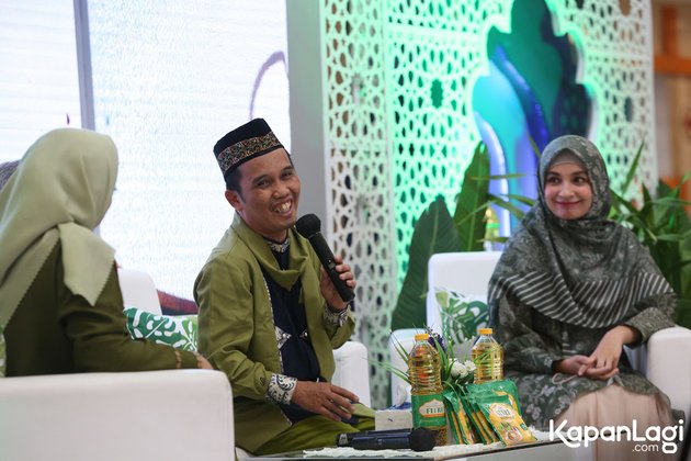 Shireen Sungkar dan Ustaz Maulana jadi pembicara dalam acara peluncuran Fitri Margarin pada Rabu (20/4) kemarin, di Bekasi Jawa Barat. Mereka berdua berbicara soal halal.