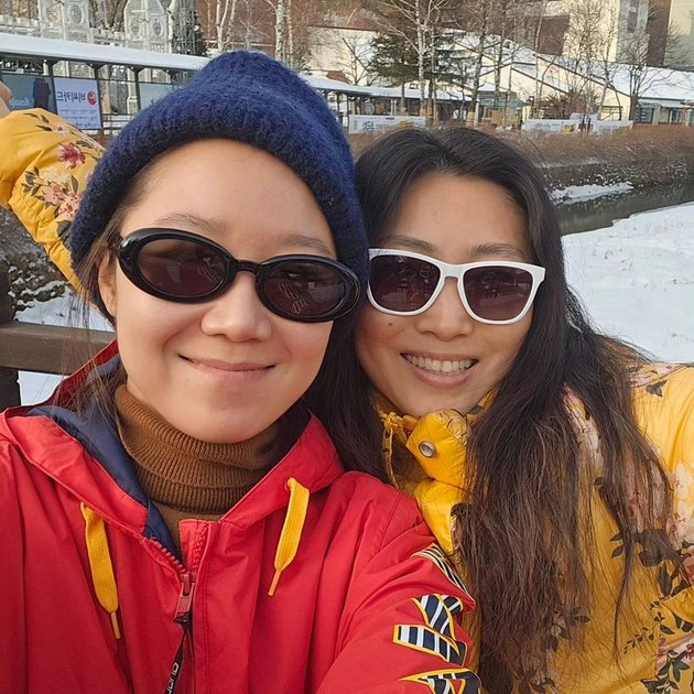 Gong Hyo Jin Enjoys Solo Vacation - Skiing and Culinary Tours