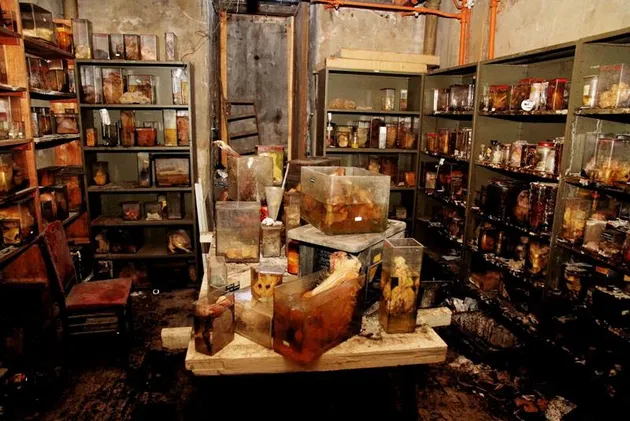 tempat seram, horor, bangunan seram