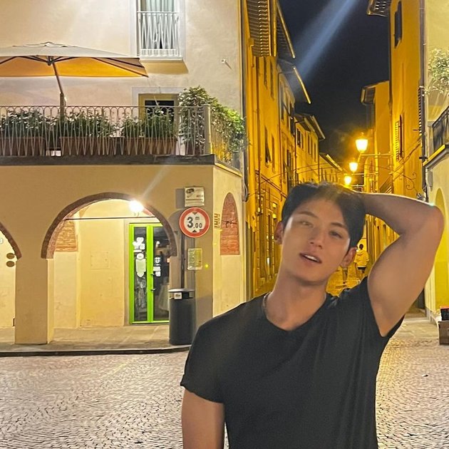 Announced as Calvin Klein Fashion Model, Check Out 10 Stunning Photos of Mingyu SEVENTEEN During 'NANA TOUR' Vacation in Italy - Driving Fans Crazy!