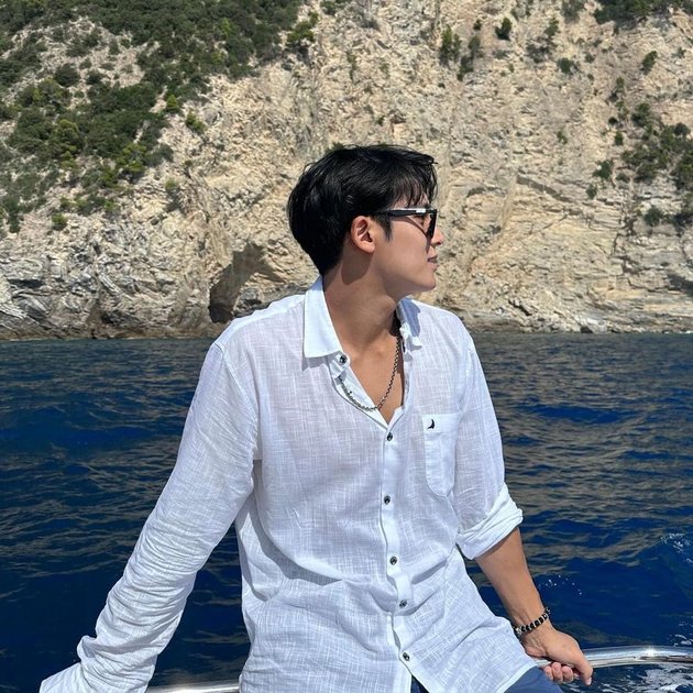 Announced as Calvin Klein Fashion Model, Check Out 10 Stunning Photos of Mingyu SEVENTEEN During 'NANA TOUR' Vacation in Italy - Driving Fans Crazy!