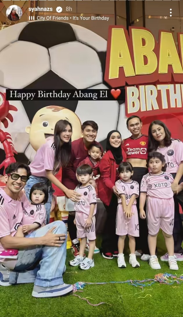 Pray to Be a Smart Child, 8 Portraits of Syahnaz Sadiqah and the Twins who Attended Baby L's Birthday Party