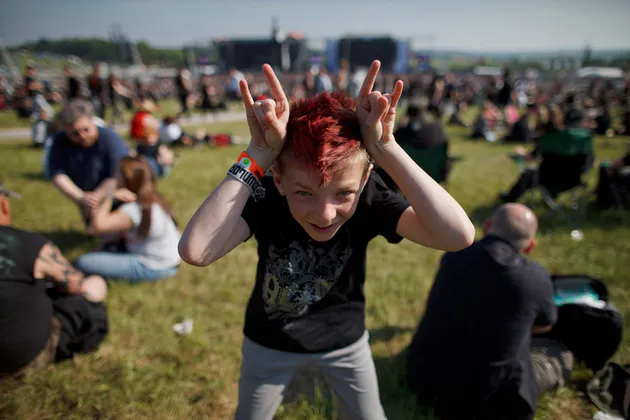 Dari yang tua hingga yang masih remaja, selama mereka masih merasa metalhead, maka acara ini adalah surga bagi mereka.