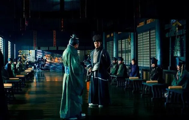 kaisar berbicara di forum