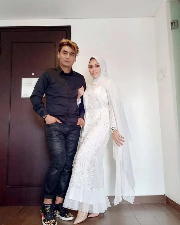 Charly Regina Cerai Dua Kali