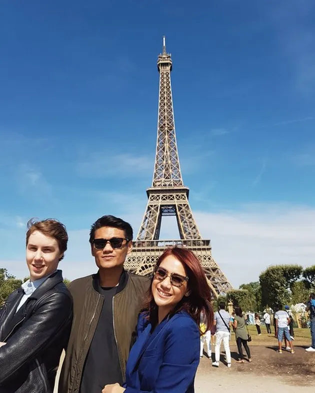 Liburan Selebriti Indonesia