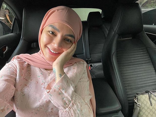 Former Wife of Alfath Fathier, Nadia Christina, Used to Have Tattoos and a Hot Appearance, Now Wearing a Hijab - Praised as Beautiful by Netizens