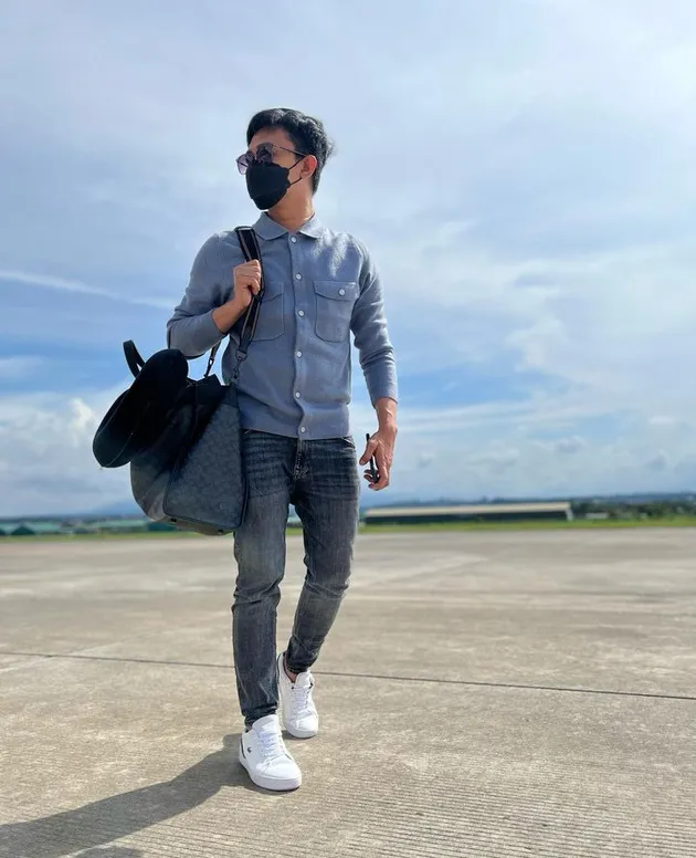 Penampilan Macho Bobby Tince