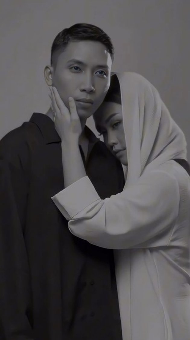 Formerly a Woman, Here's a Portrait of Aby Respati and Boyfriend for Prewedding Photoshoot?