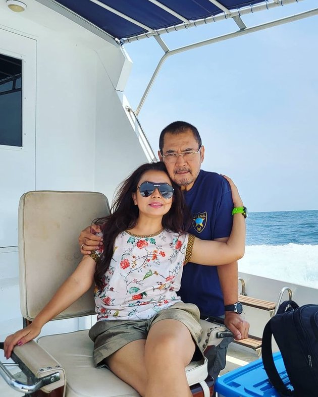 Once Ridiculed and Branded as a Homewrecker, 8 Latest Photos of Mayangsari and Bambang Trihatmodjo - Getting More Intimate Like Teenagers