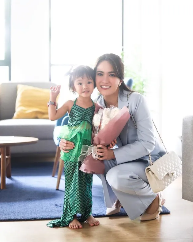 Claire Putri Shandy Aulia
