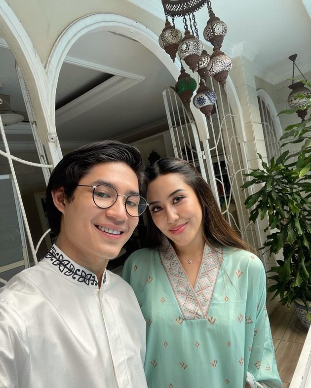 Once Called Dating with Aunties, Teuku Rassya's Portrait with a Closer Lover