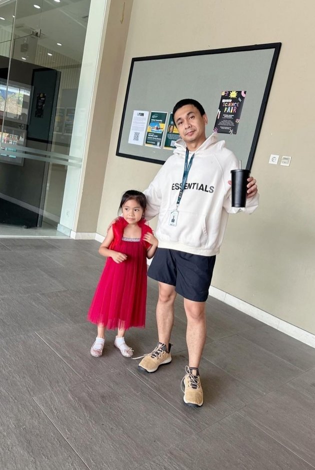 Formerly Claimed Not to Like Children, 8 Pictures of Raditya Dika's Closeness with His Beloved Child