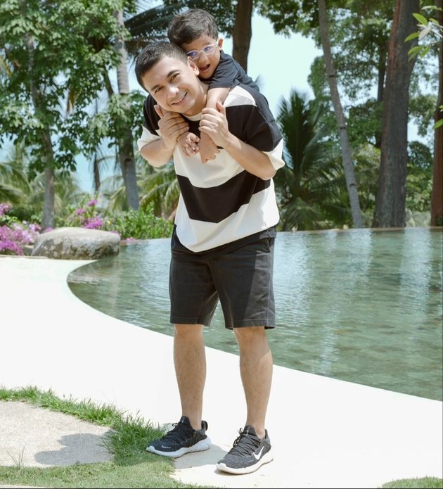 Formerly Claimed Not to Like Children, 8 Pictures of Raditya Dika's Closeness with His Beloved Child