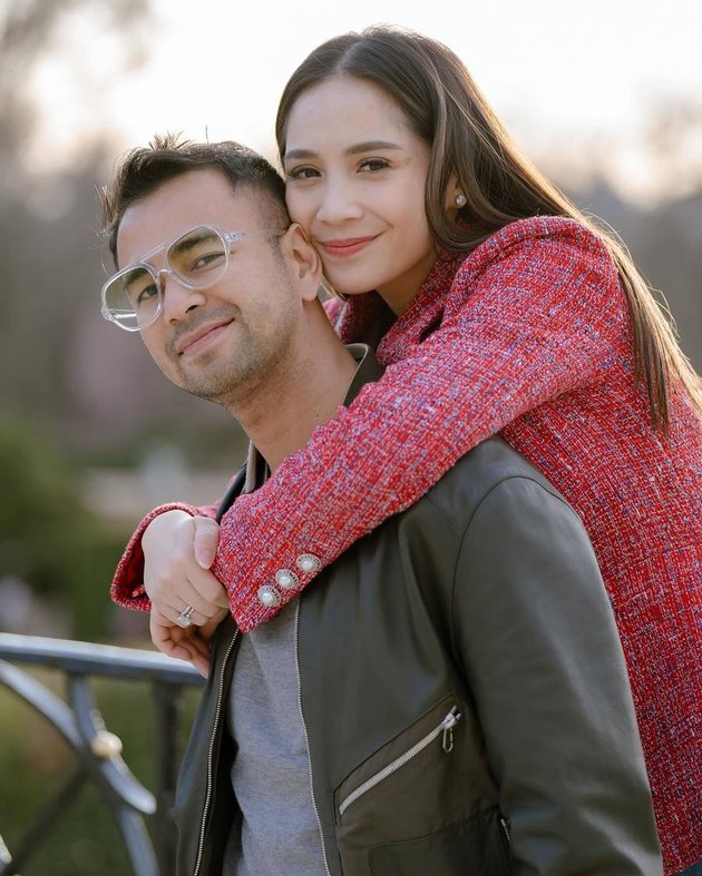 The World Feels Like It's Just for the Two of Them, 10 Pictures of Raffi Ahmad & Nagita Slavina Vacationing in Spain - Undergoing Fertility Treatment?